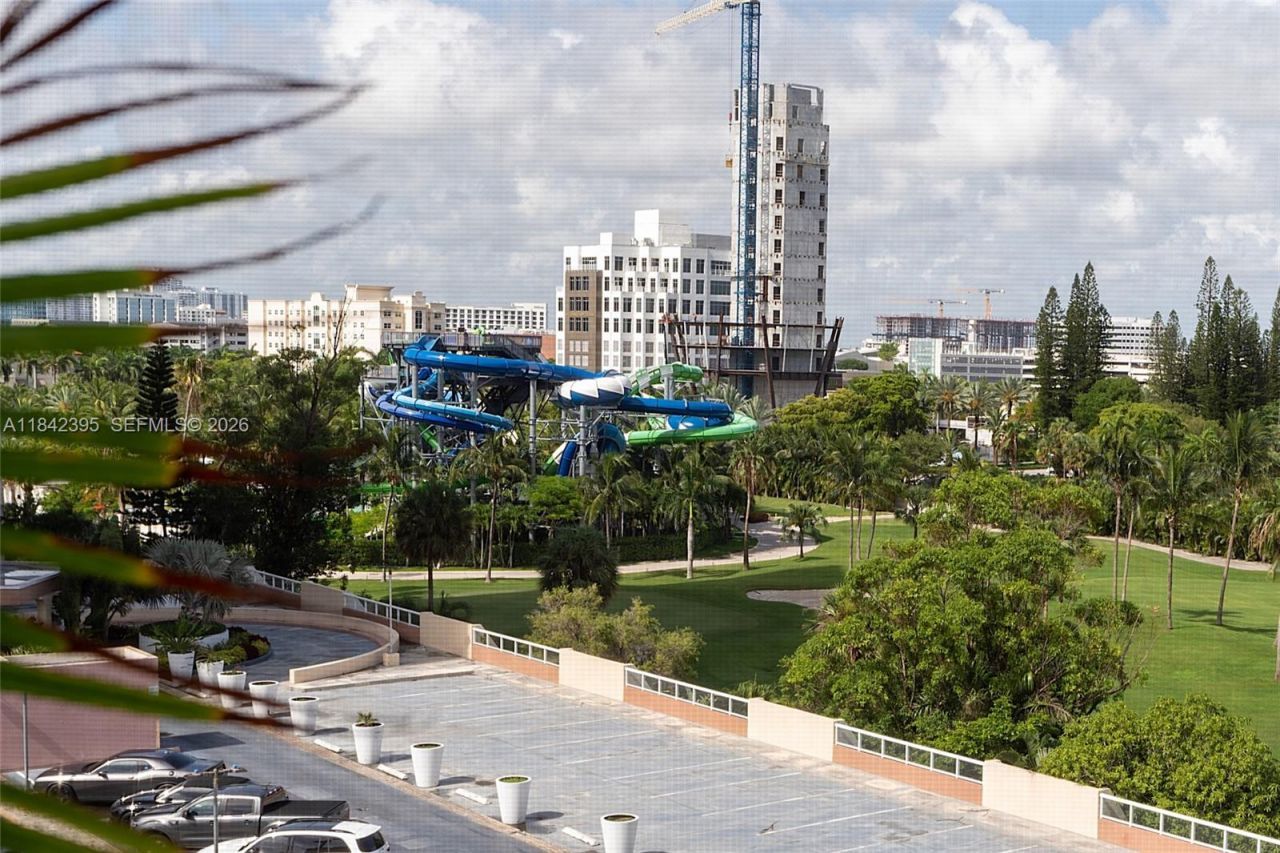 20301 W Country Club Dr, Unit 728, Aventura, FL 33180 Photo