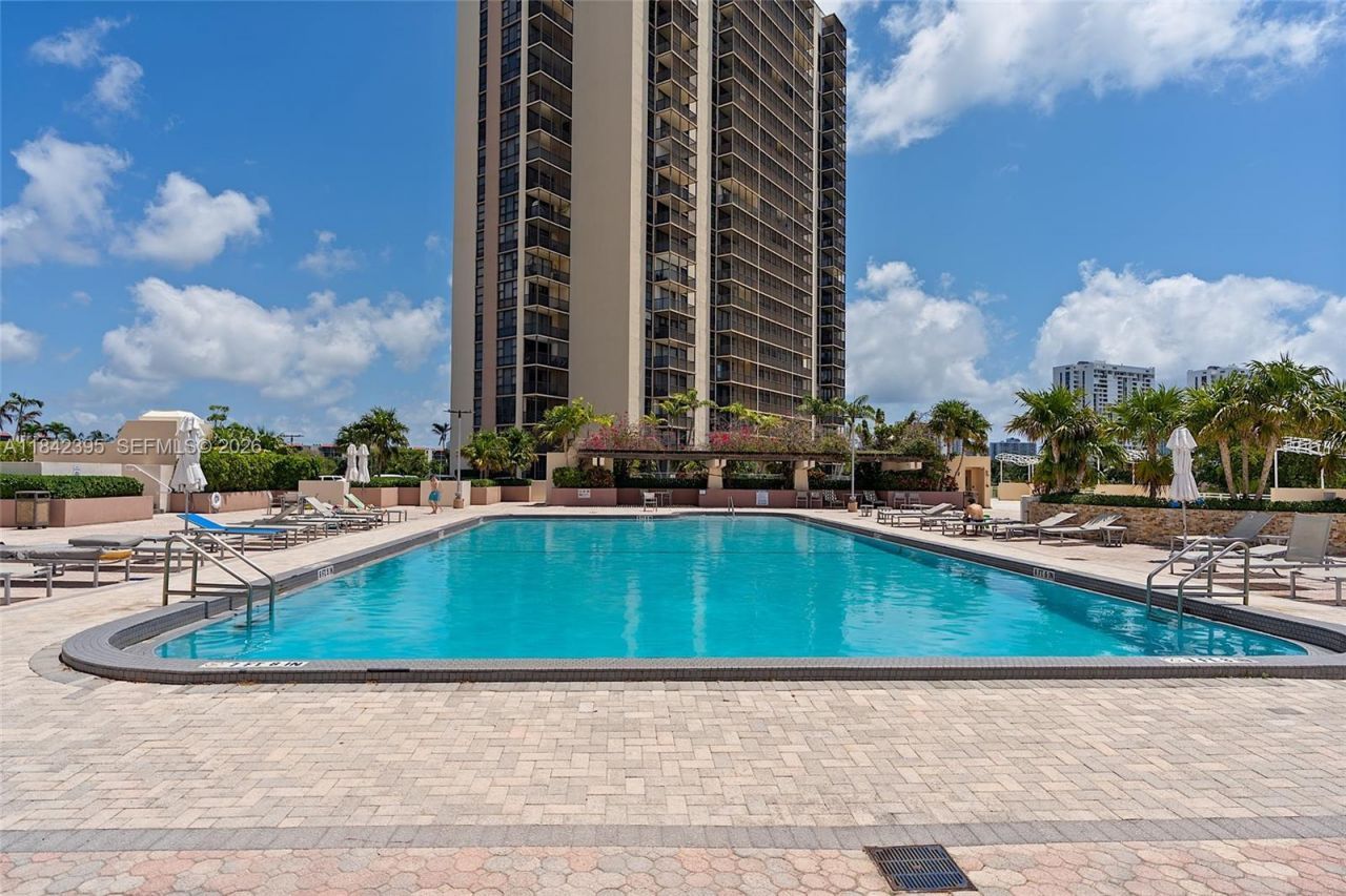 20301 W Country Club Dr, Unit 728, Aventura, FL 33180 Photo
