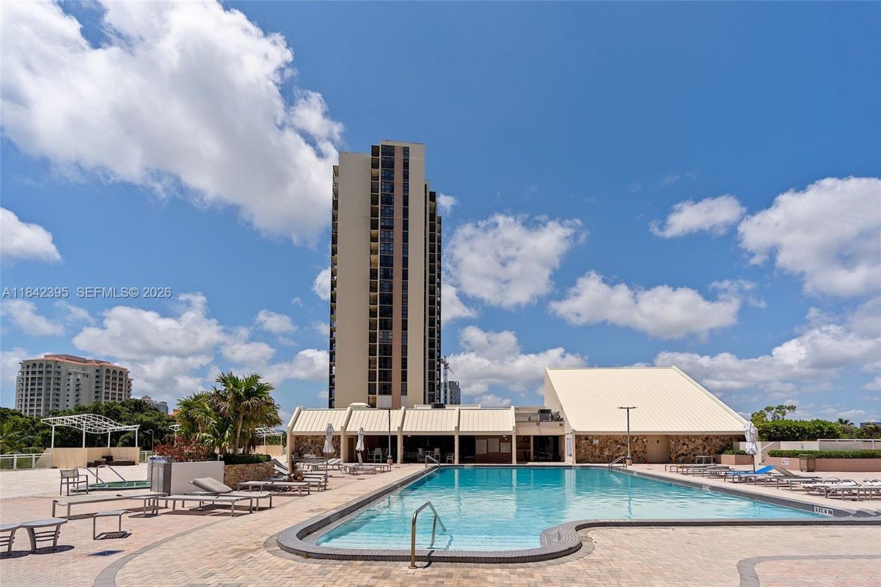 20301 W Country Club Dr, Unit 728, Aventura, FL 33180 Photo