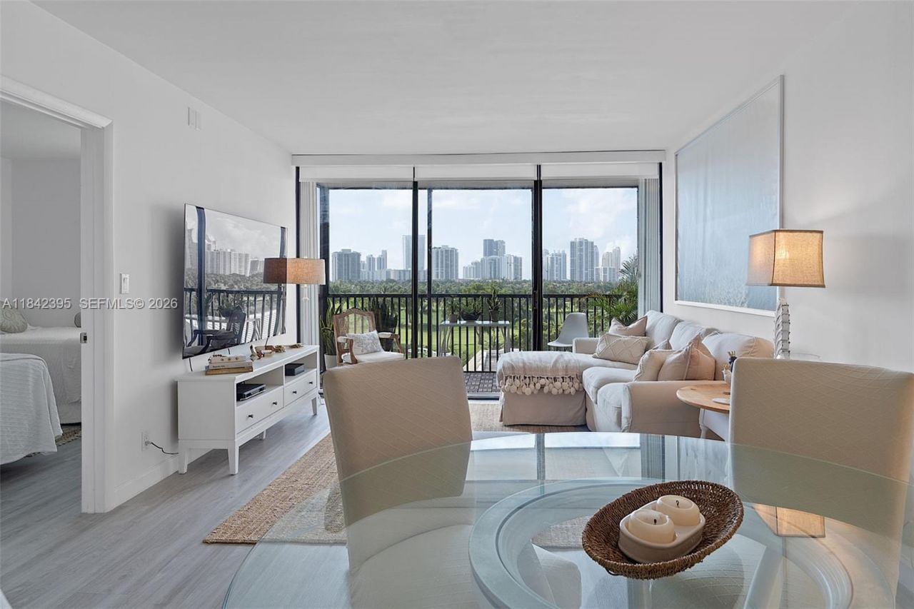 20301 W Country Club Dr, Unit 728, Aventura, FL 33180 Photo