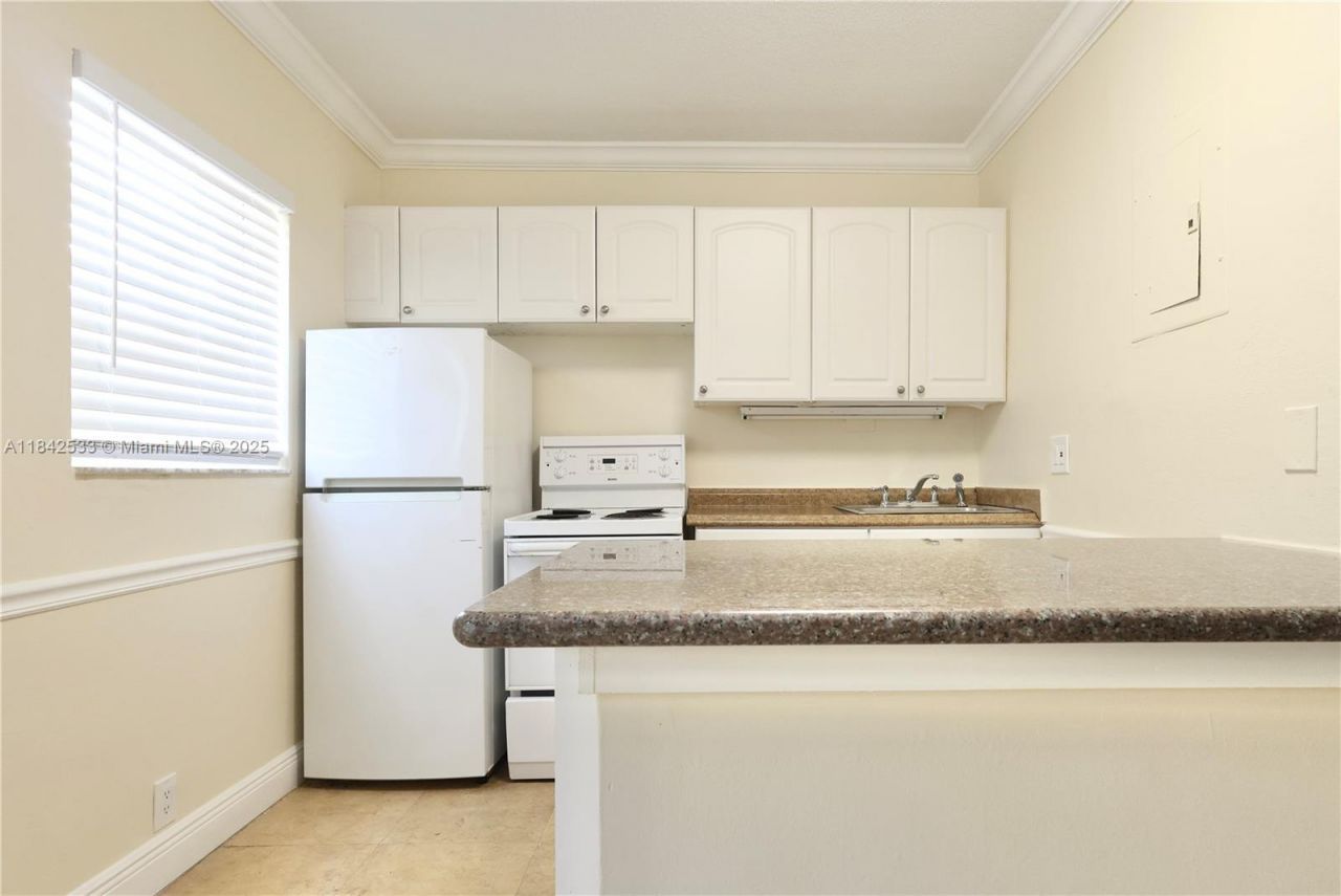 1429 SW 9th St, Unit 5, Fort Lauderdale, FL 33312 Photo