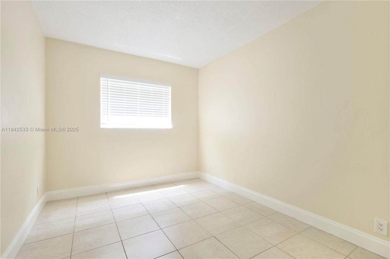 1429 SW 9th St, Unit 5, Fort Lauderdale, FL 33312 Photo