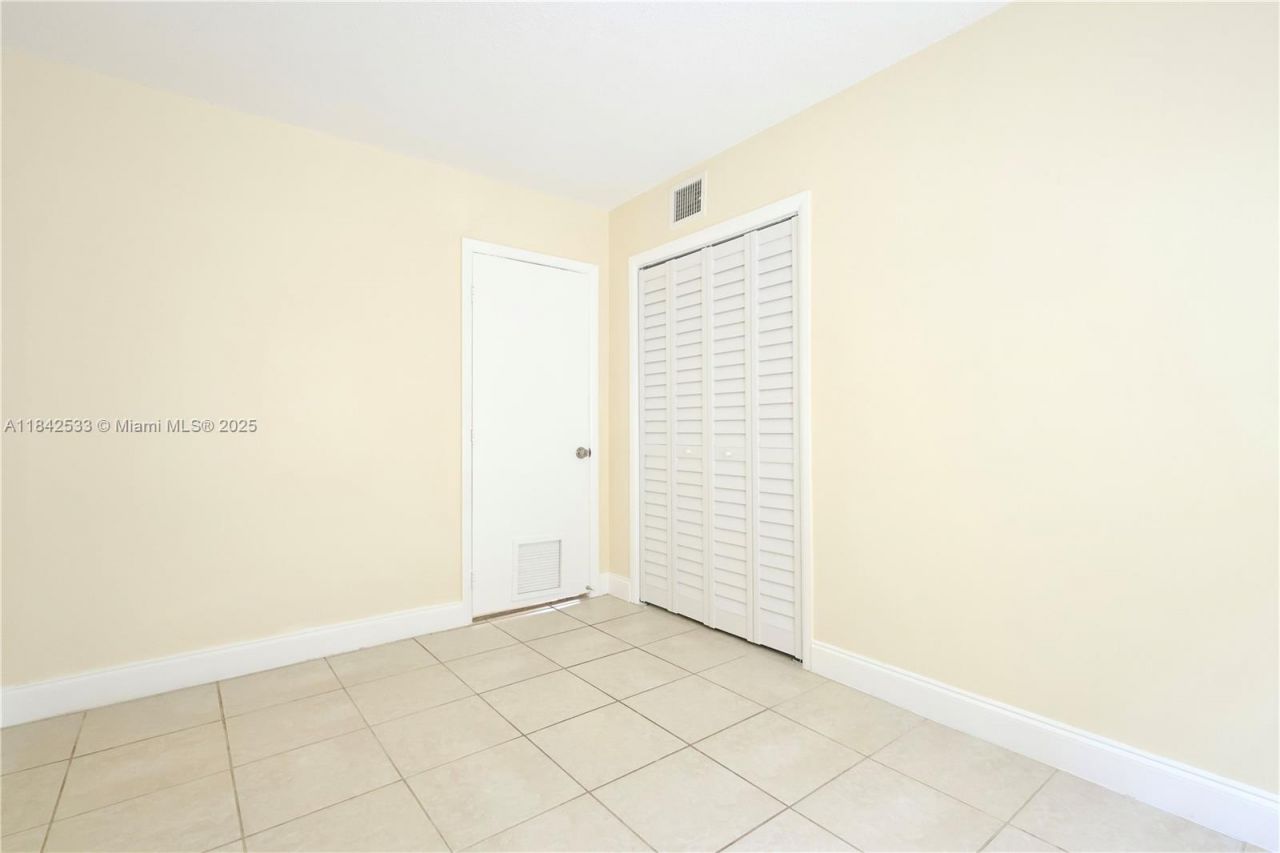 1429 SW 9th St, Unit 5, Fort Lauderdale, FL 33312 Photo