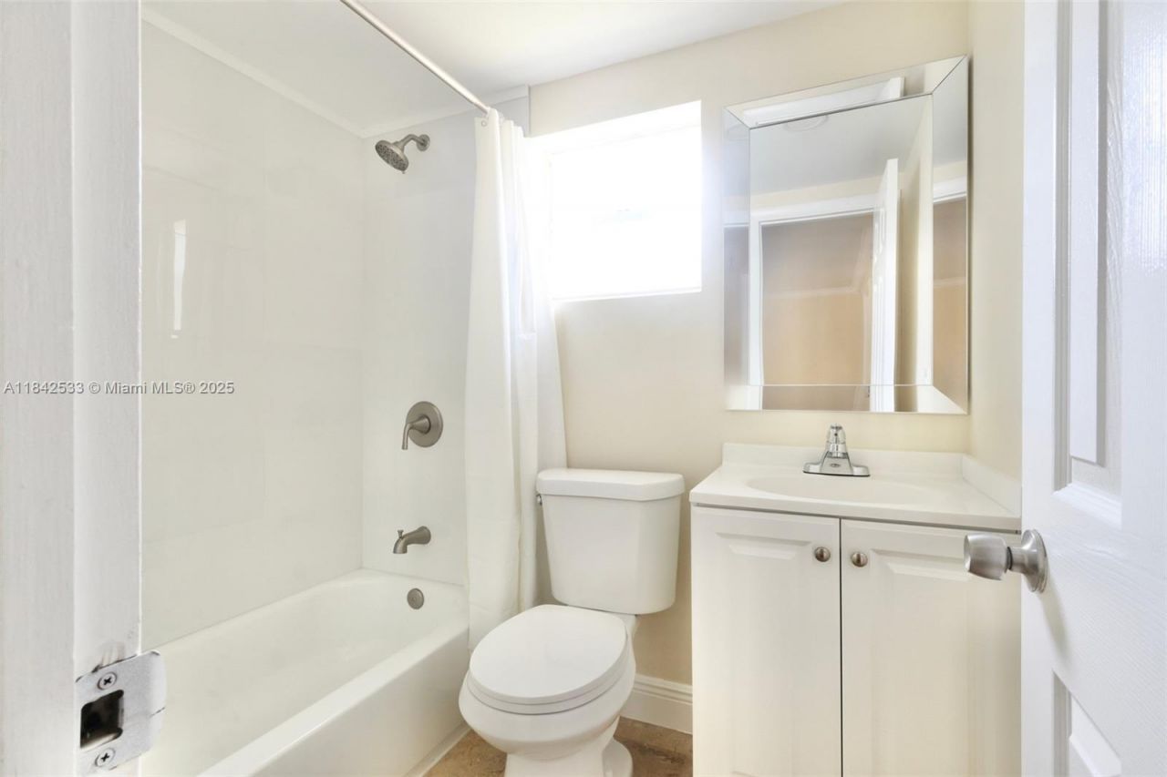 1429 SW 9th St, Unit 5, Fort Lauderdale, FL 33312 Photo