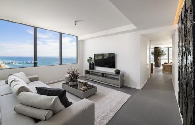 2000 S Ocean Drive, Unit 32A, Hallandale Beach, FL 33009 Photo