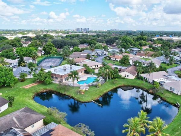 2078 SW 71st Way, Davie, FL 33317