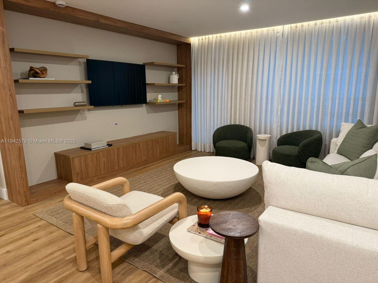 10185 NE Collins Ave, Unit 1220, Bal Harbour, FL 33154 Photo