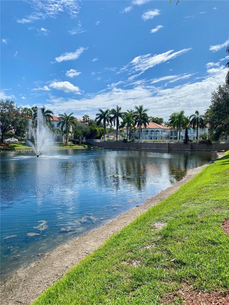 11032 Legacy Dr, Unit 305, Palm Beach Gardens, FL 33410 Photo