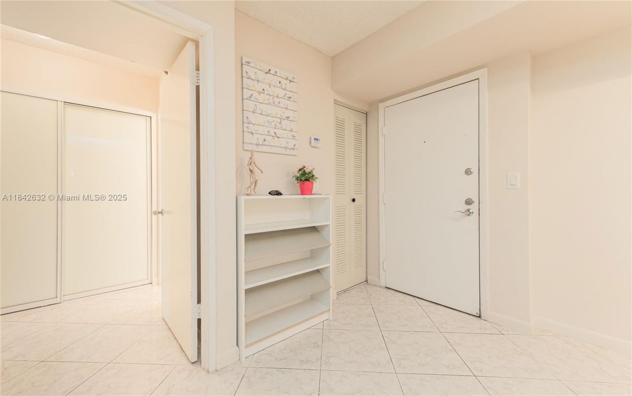 19801 E Country Club Dr, Unit 4303, Aventura, FL 33180 Photo