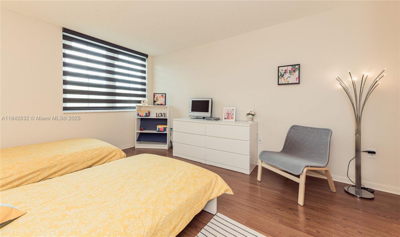 19801 E Country Club Dr, Unit 4303, Aventura, FL 33180 Photo