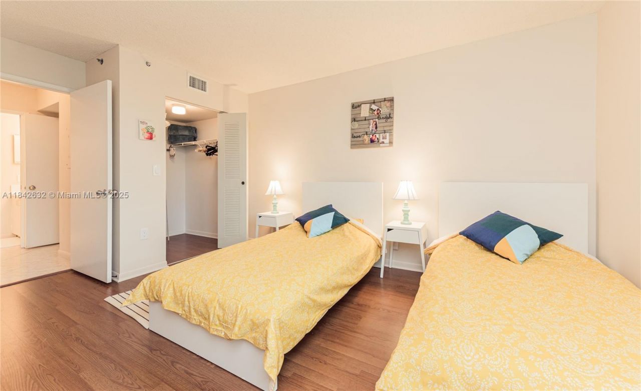 19801 E Country Club Dr, Unit 4303, Aventura, FL 33180 Photo