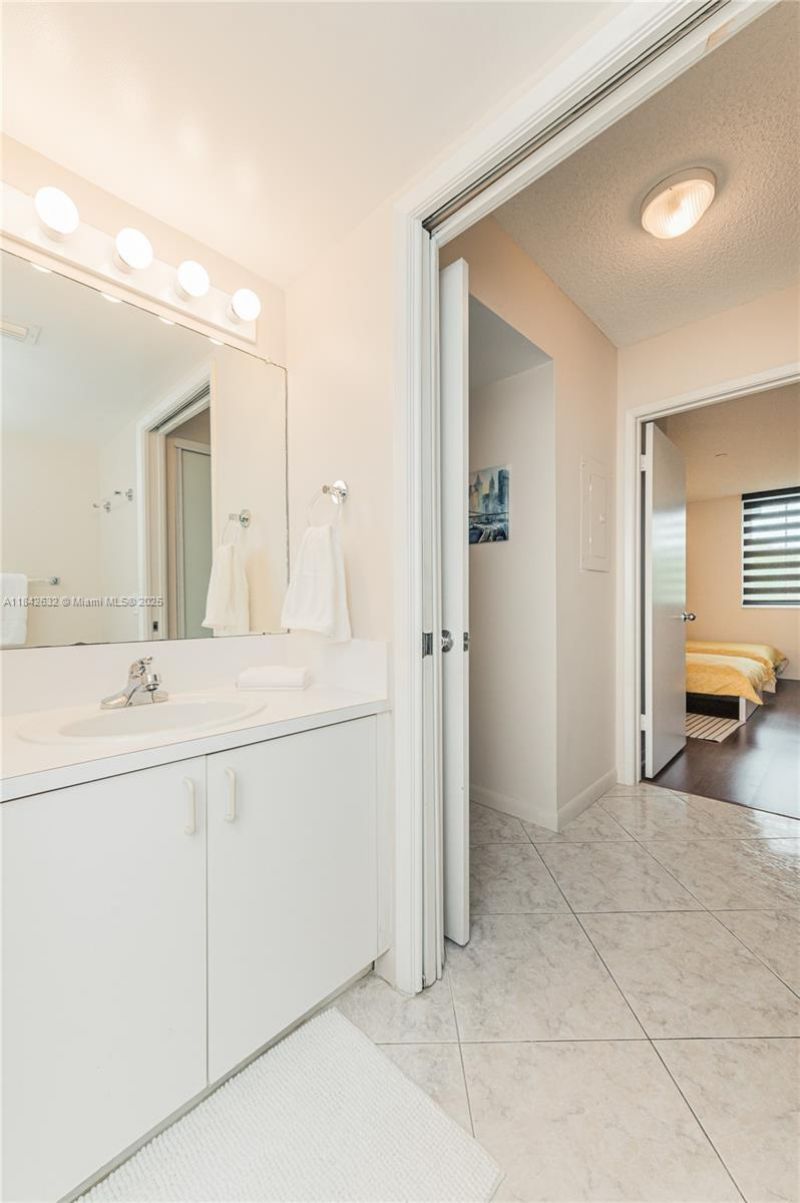 19801 E Country Club Dr, Unit 4303, Aventura, FL 33180 Photo