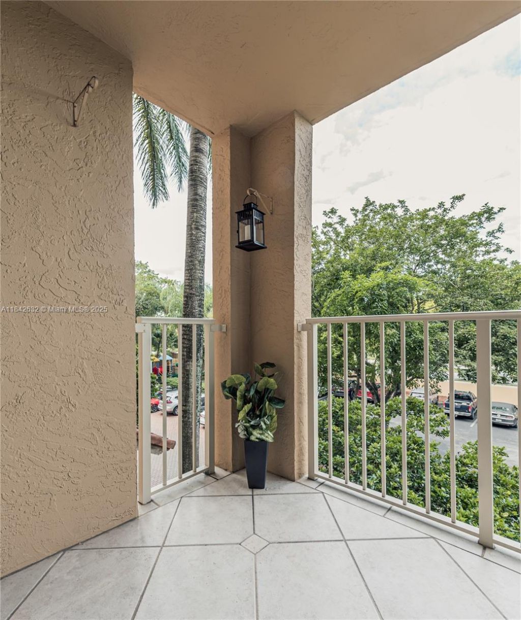 19801 E Country Club Dr, Unit 4303, Aventura, FL 33180 Photo