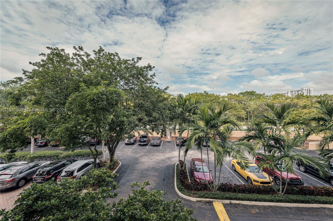19801 E Country Club Dr, Unit 4303, Aventura, FL 33180 Photo