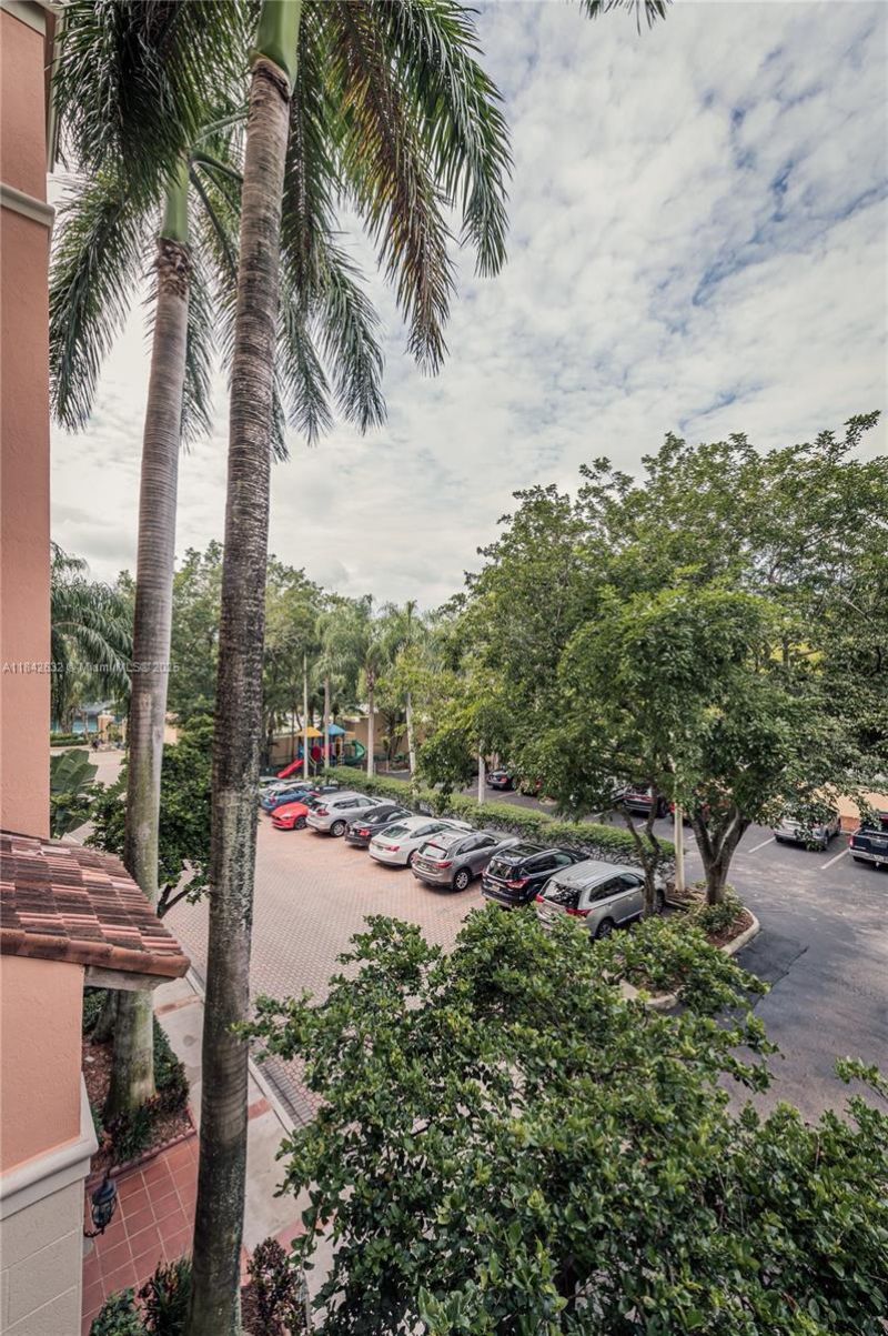 19801 E Country Club Dr, Unit 4303, Aventura, FL 33180 Photo