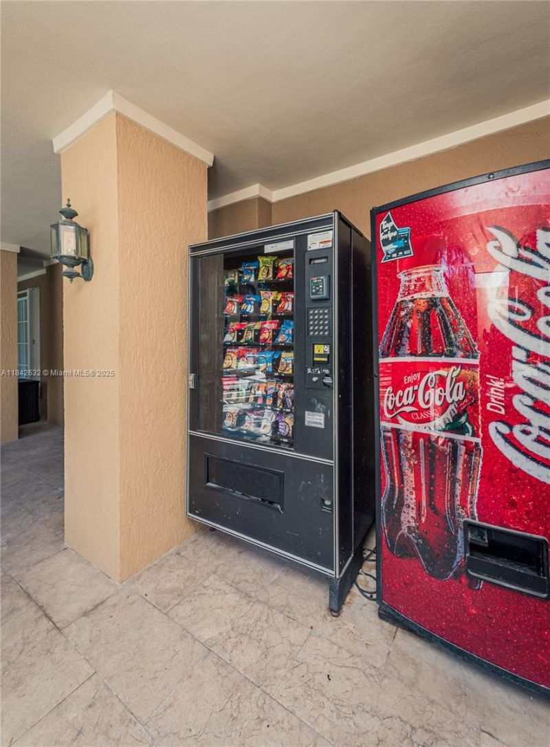 19801 E Country Club Dr, Unit 4303, Aventura, FL 33180 Photo