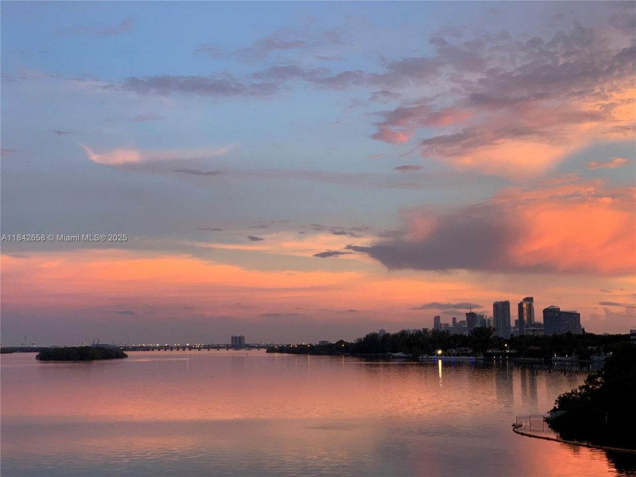 770 NE 69th St, Unit 4H, Miami, FL 33138 Photo