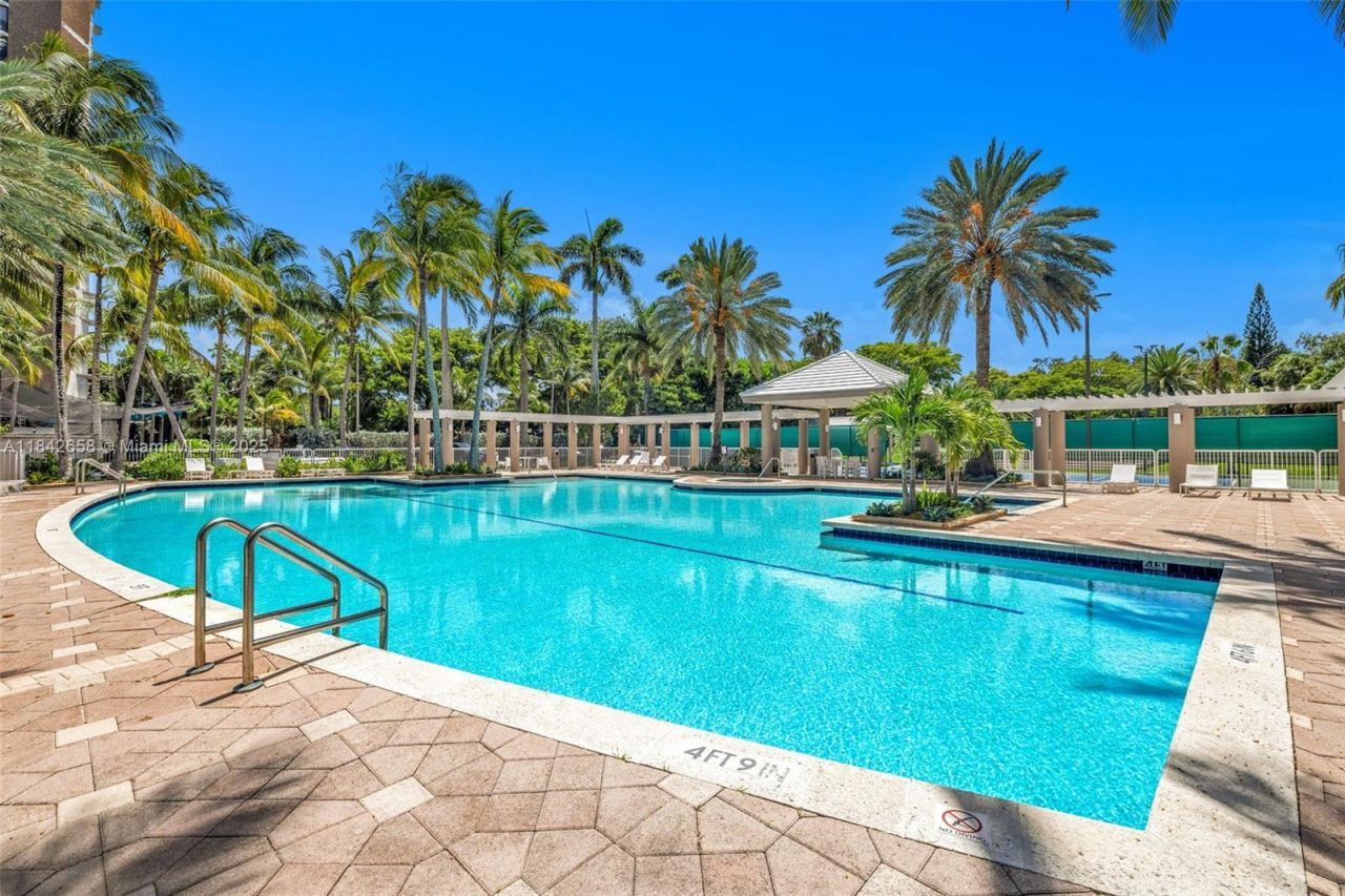 770 NE 69th St, Unit 4H, Miami, FL 33138 Photo