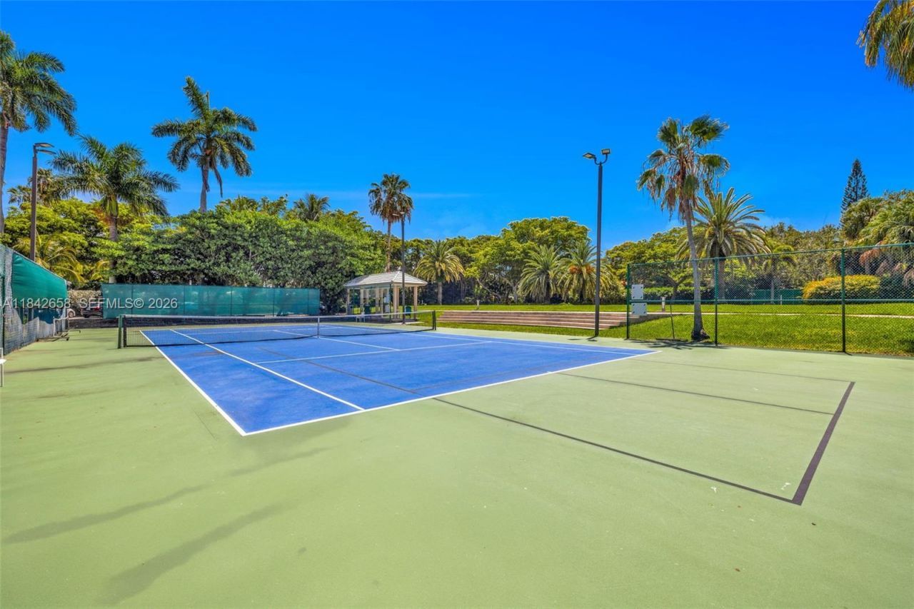 770 NE 69th St, Unit 4H, Miami, FL 33138 Photo