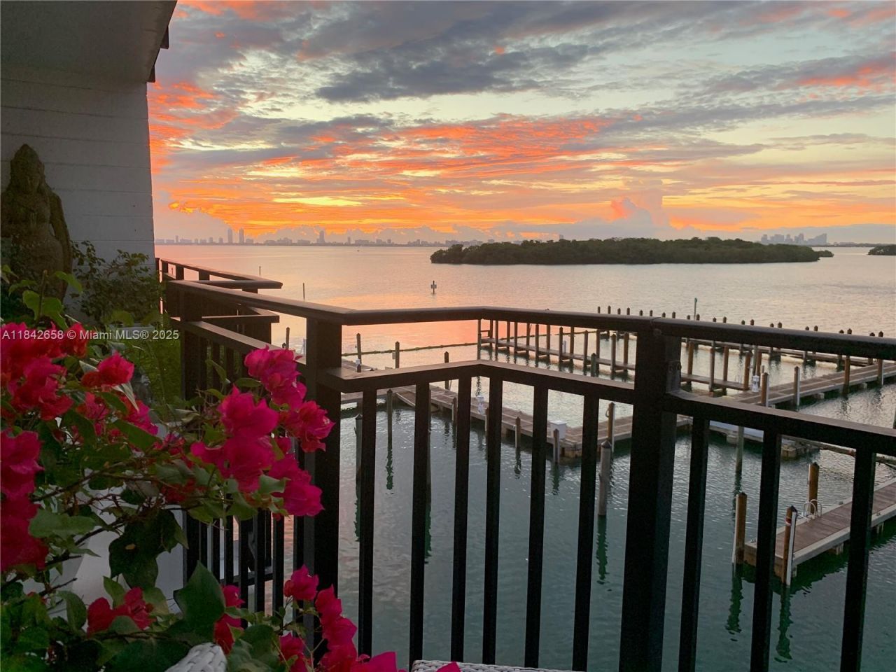 770 NE 69th St, Unit 4H, Miami, FL 33138 Photo