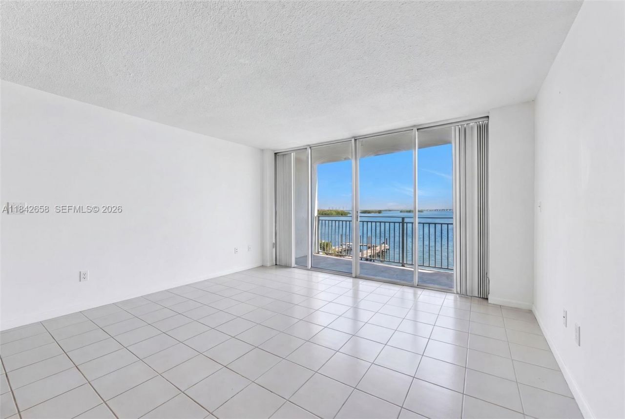770 NE 69th St, Unit 4H, Miami, FL 33138 Photo