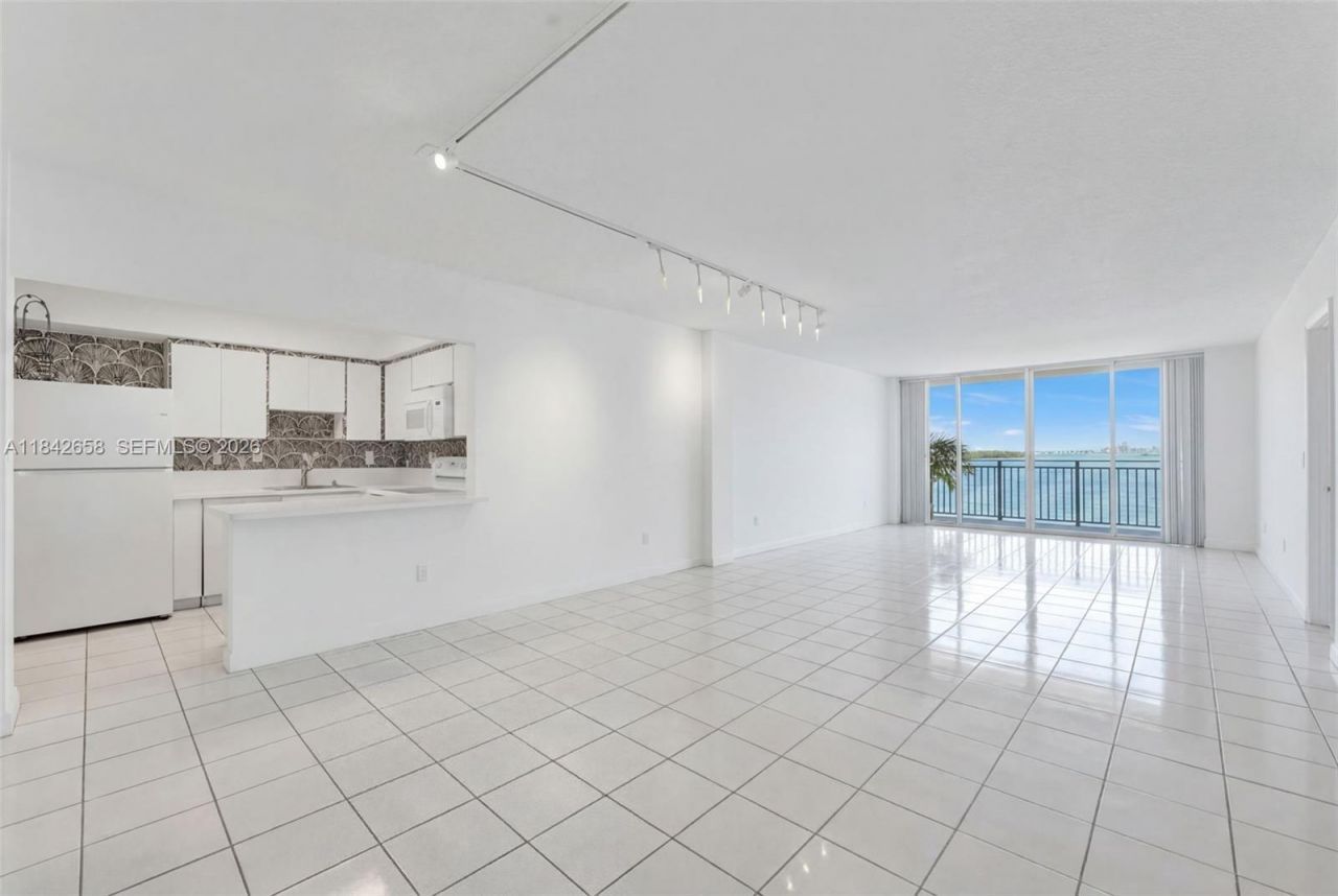 770 NE 69th St, Unit 4H, Miami, FL 33138 Photo