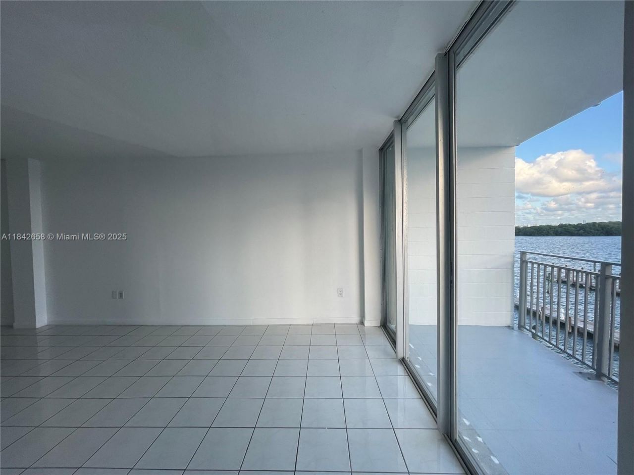 770 NE 69th St, Unit 4H, Miami, FL 33138 Photo