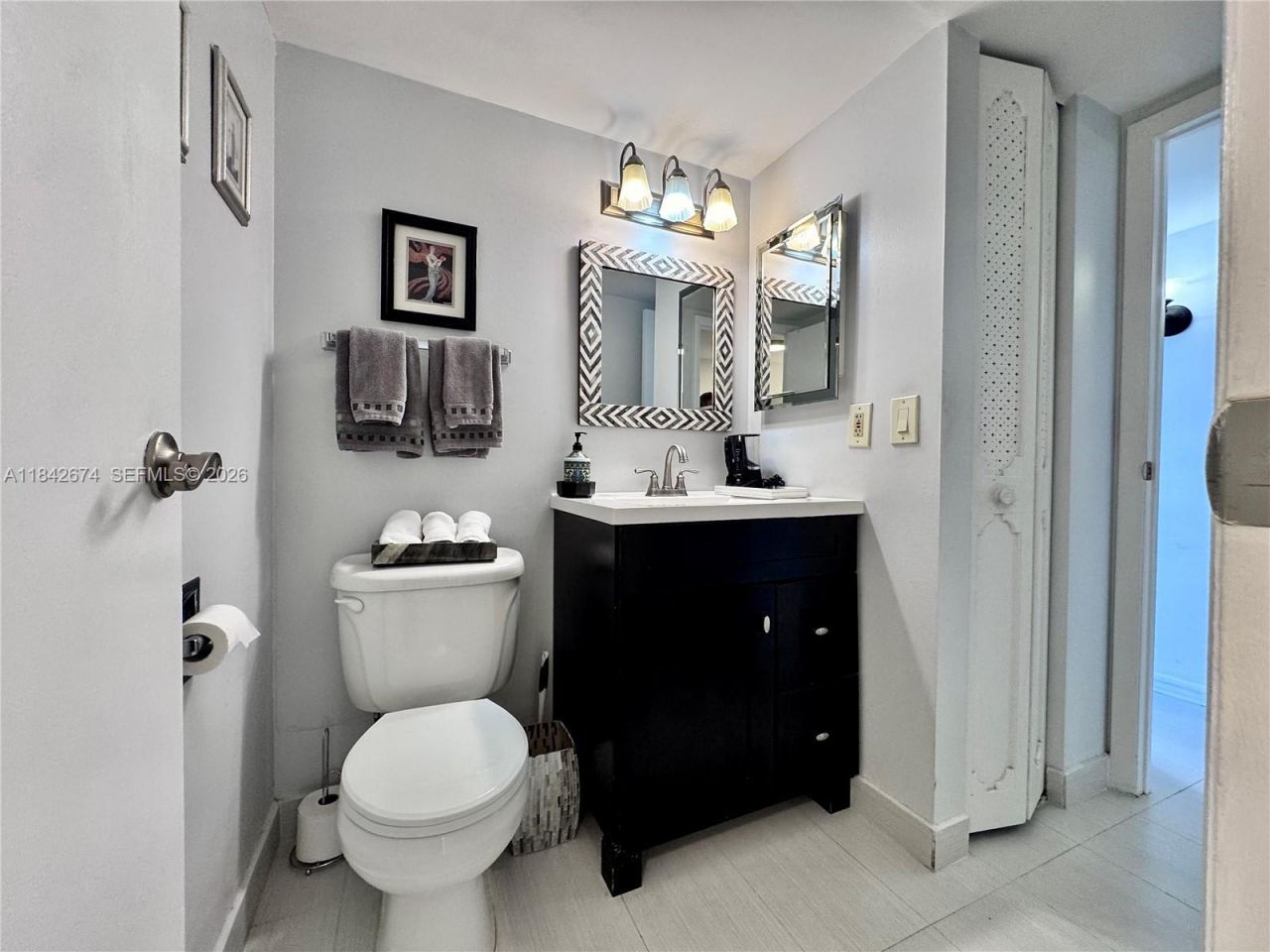 20500 W Country Club Dr, Unit 210, Aventura, FL 33180 Photo