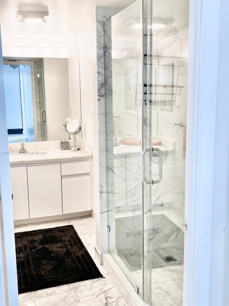 2555 Collins Ave, Unit PH214, Miami Beach, FL 33140 Photo