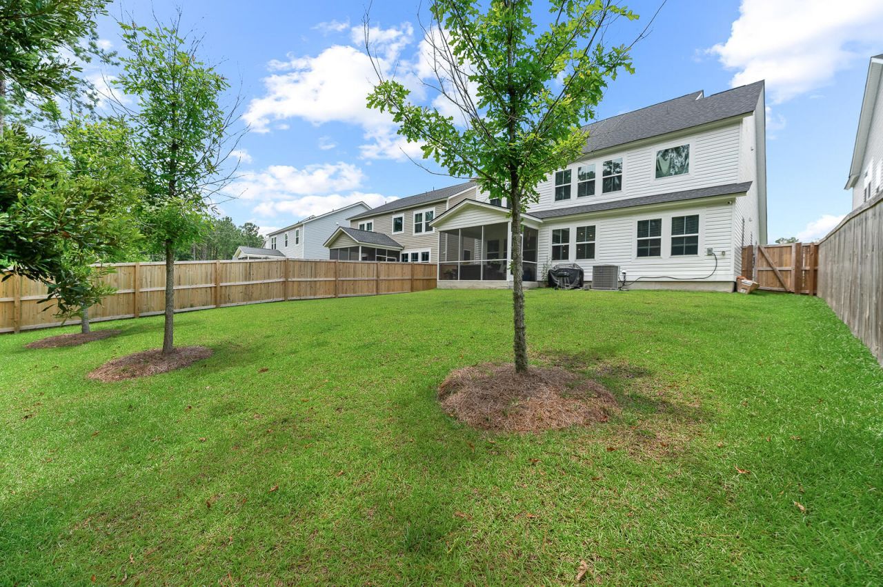 128 Red Bluff Street Photo 31