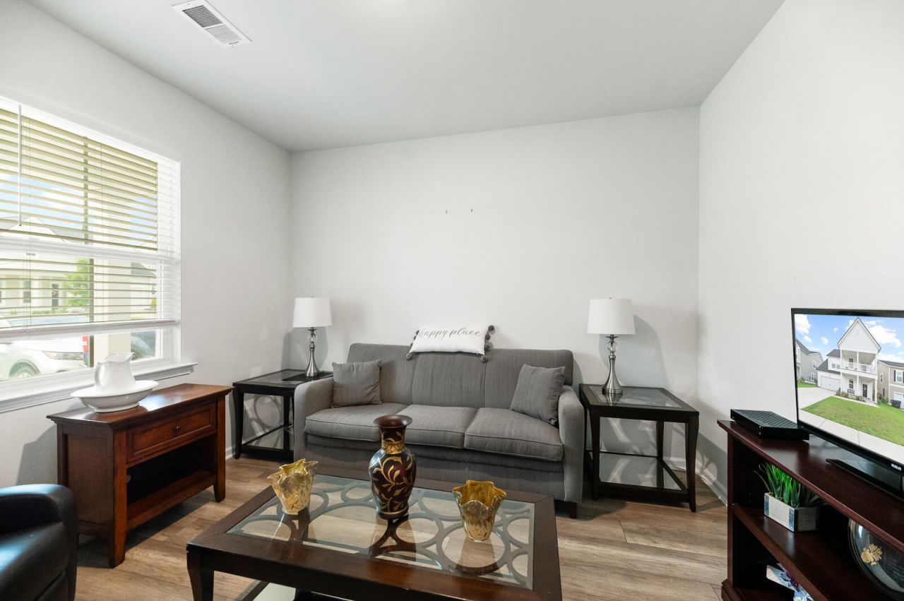 128 Red Bluff Street Photo 5