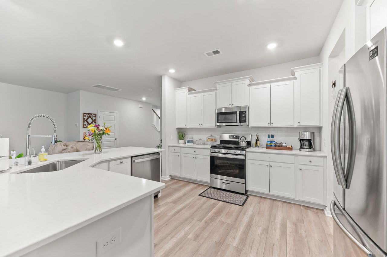 128 Red Bluff Street Photo 6