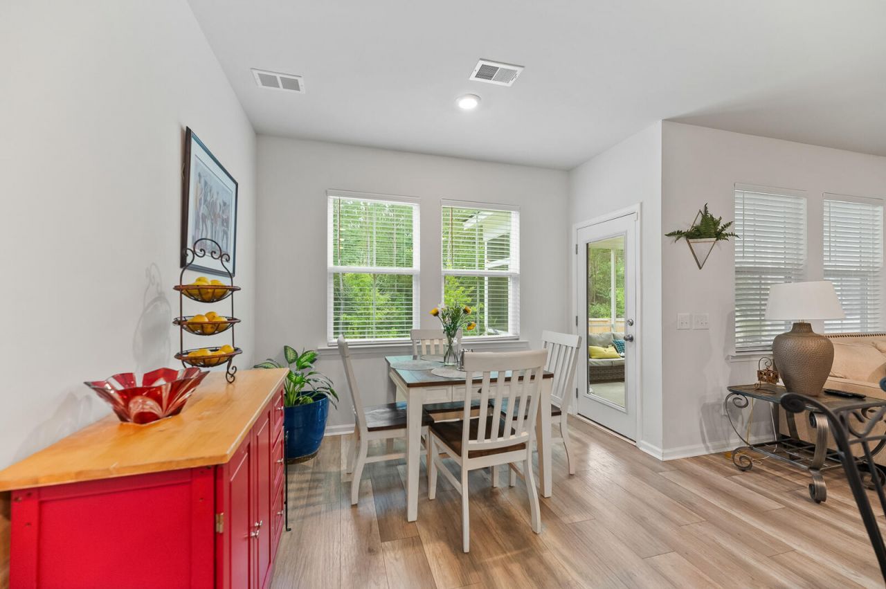 128 Red Bluff Street Photo 9