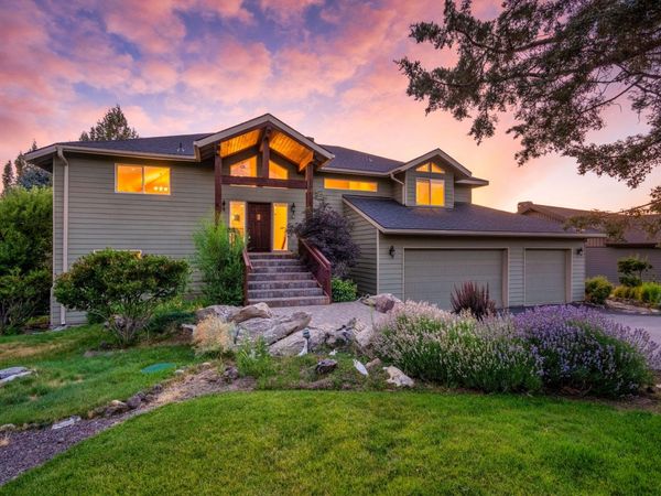 1927 Mountain Quail Drive, Redmond, OR 97756