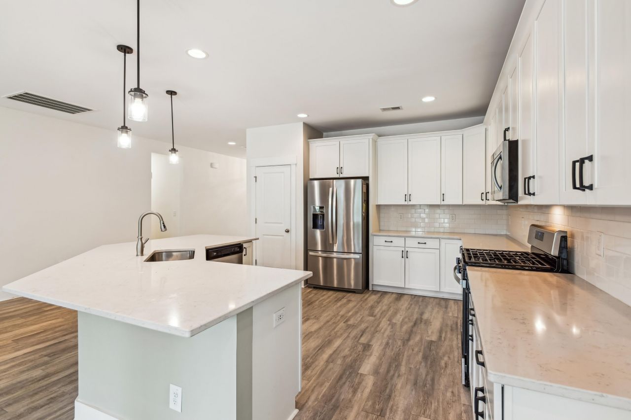 206 Almond Court Photo 11