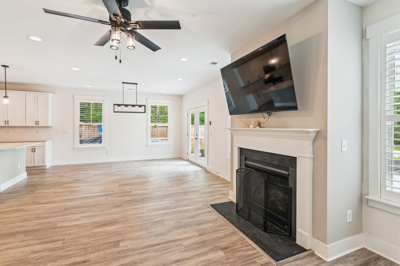 206 Almond Court Photo 16