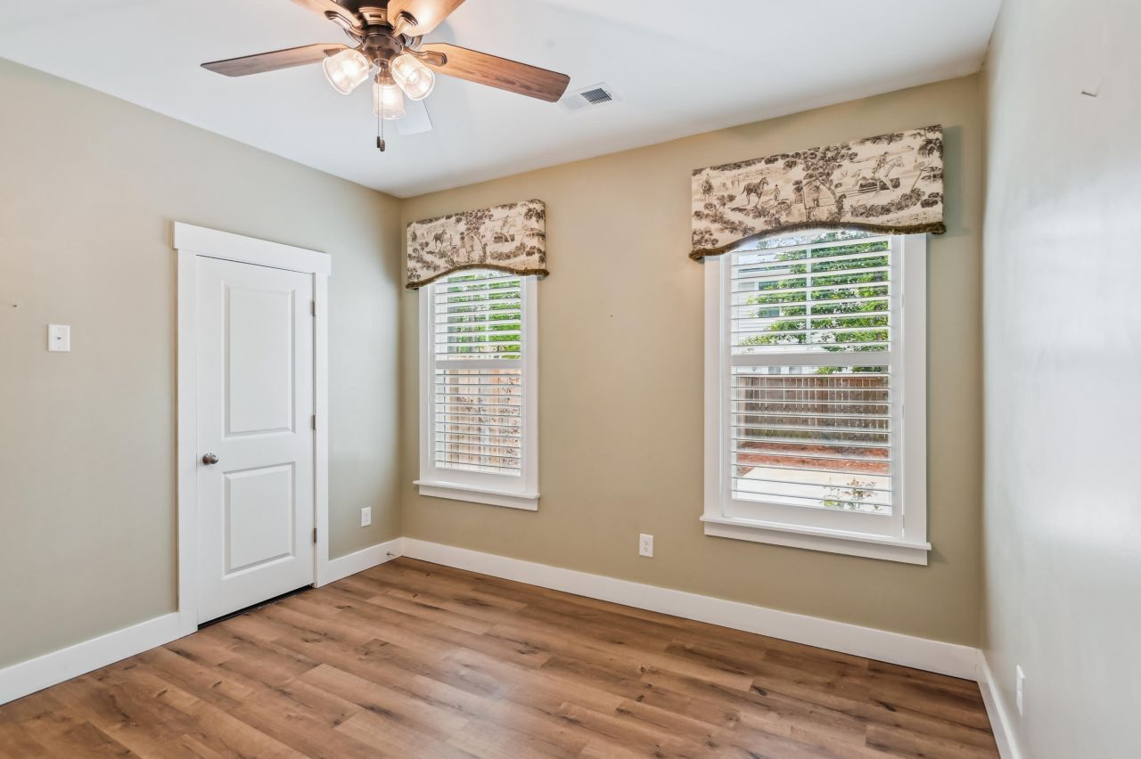 206 Almond Court Photo 19