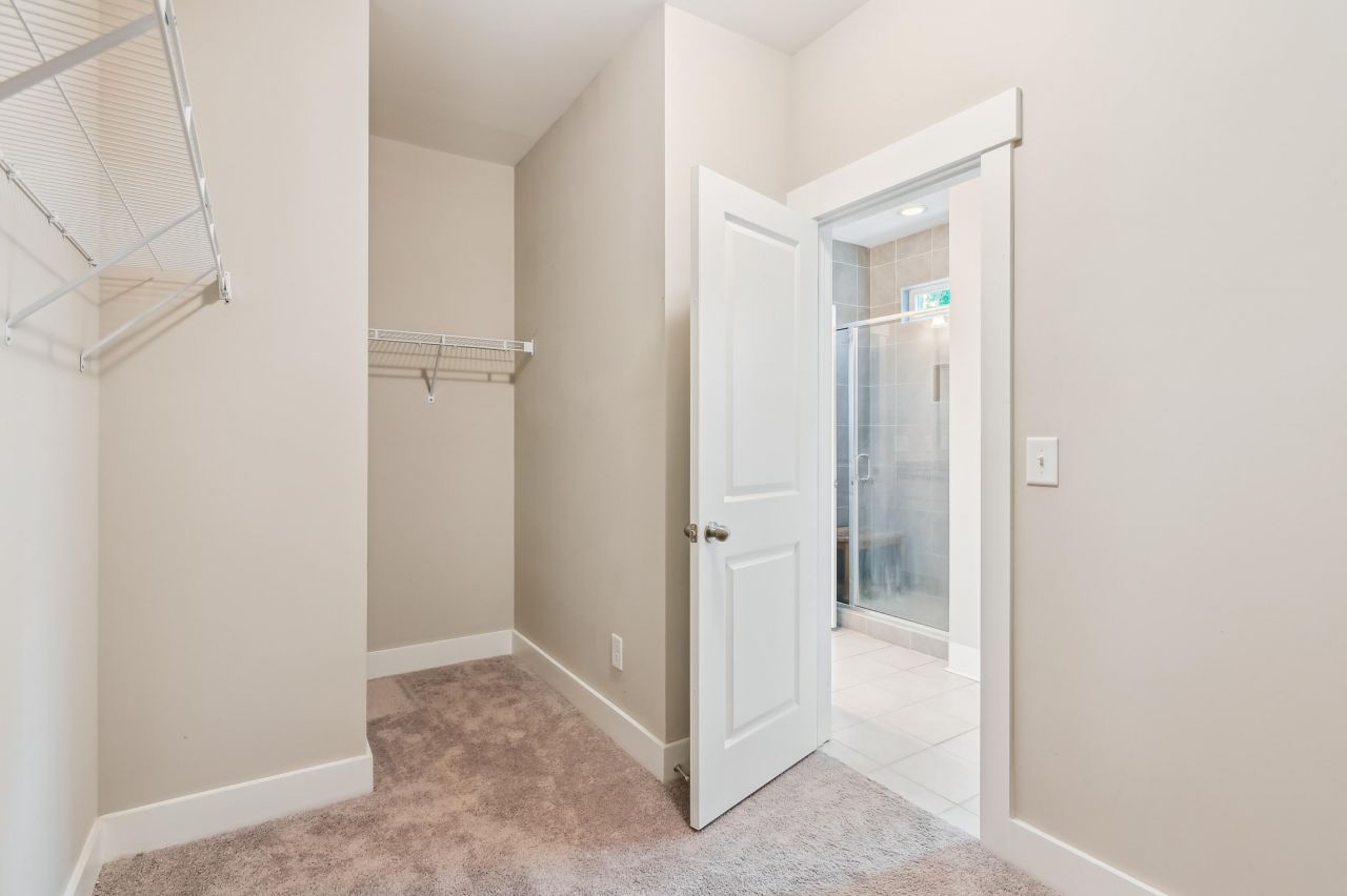 206 Almond Court Photo 33