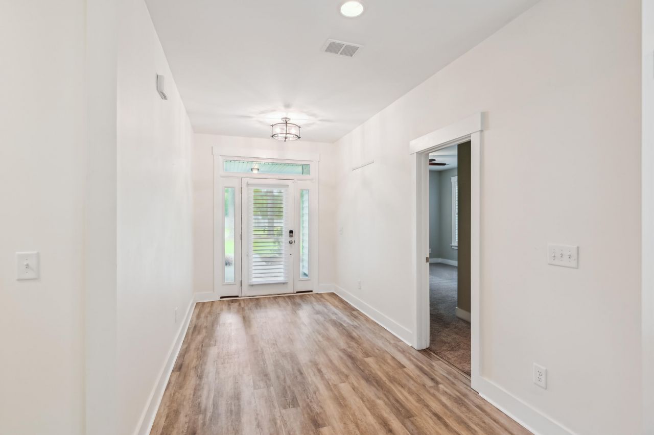 206 Almond Court Photo 7