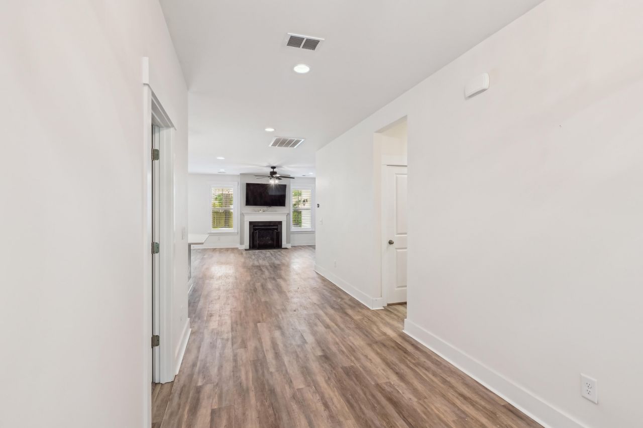 206 Almond Court Photo 8