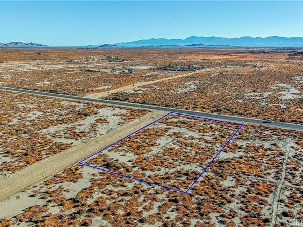 97 Ave Vic Ste, Lancaster, CA 93545