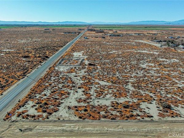 97 Ave Vic Ste, Lancaster, CA 93545