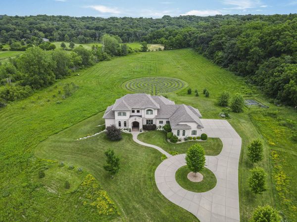 596 Hillcrest Lane, Brooklyn, WI 53521