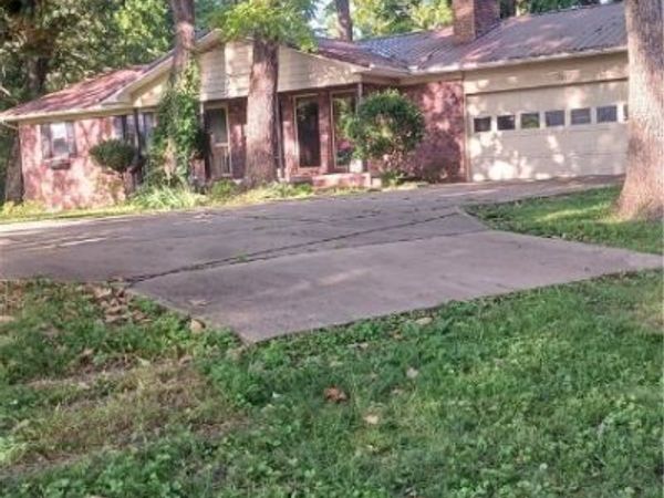 1802 Shellie Lane, Harrison, AR 72601