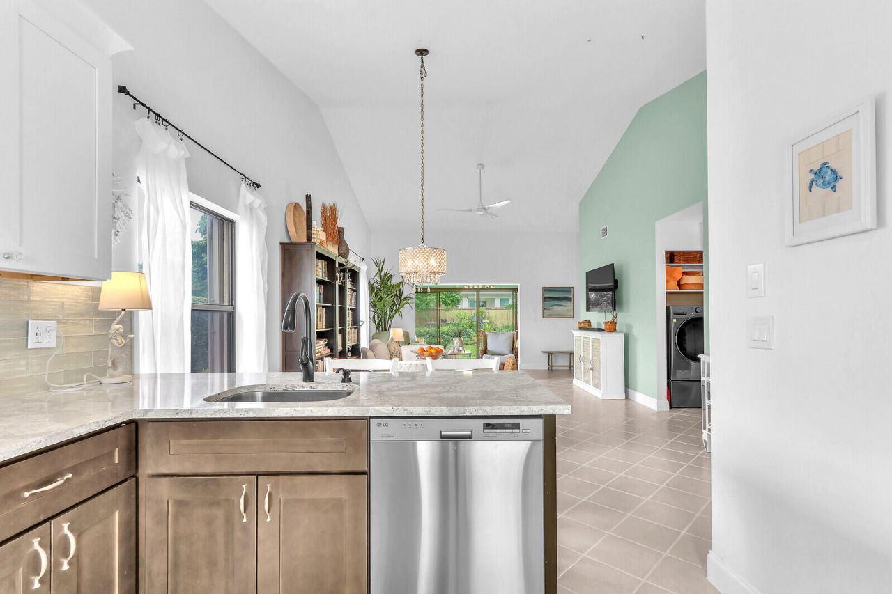 7655 SE Sugar Sand Circle, Hobe Sound, FL 33455 Photo