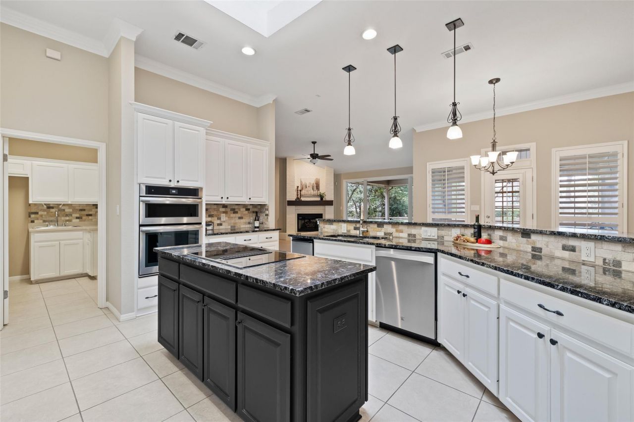 31000 Clearwater Ct, Georgetown, TX 78628 Main Photo