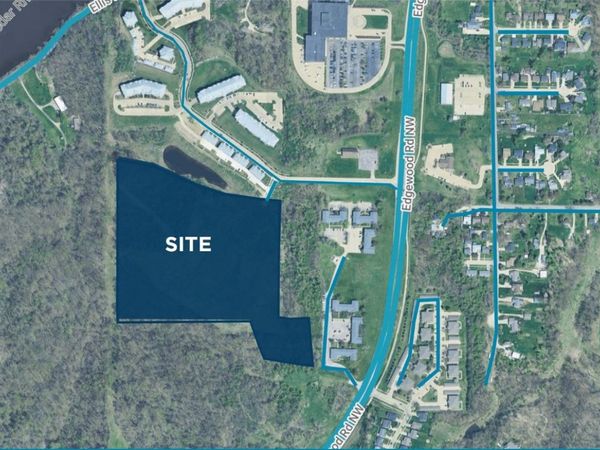 S of River Bluffs Drive NW, Cedar Rapids, IA 52405