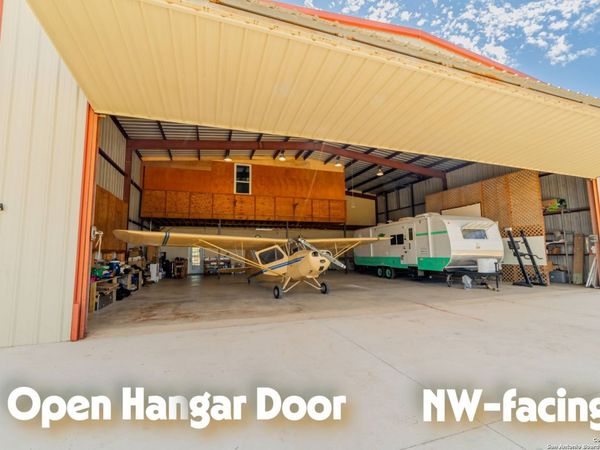 121 PITTS LN, Marion, TX 78124