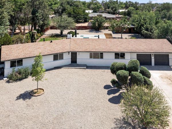 336 ENCHANTED VALLEY Place NW, Los Ranchos, NM 87107