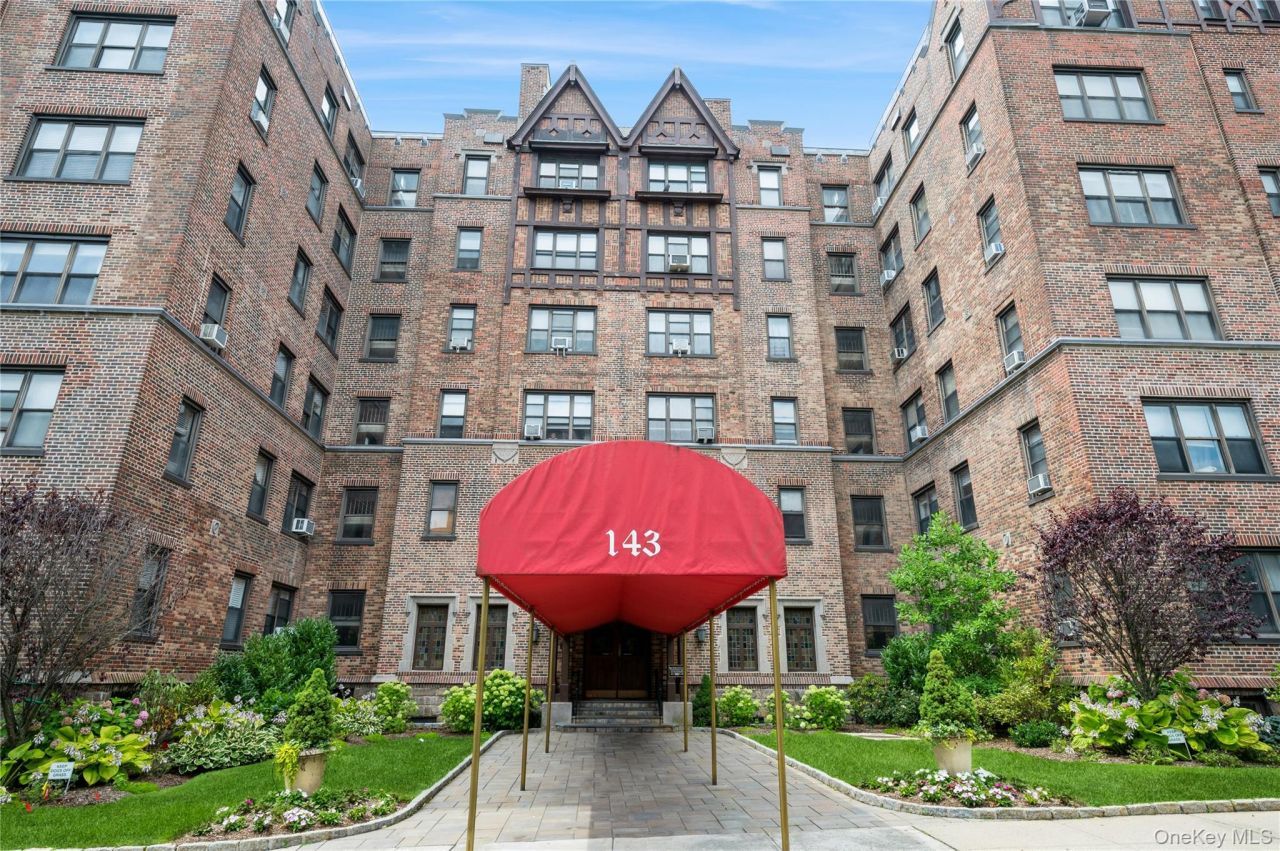 143 Garth Road, Unit 4E, Scarsdale, NY 10583 Main Photo